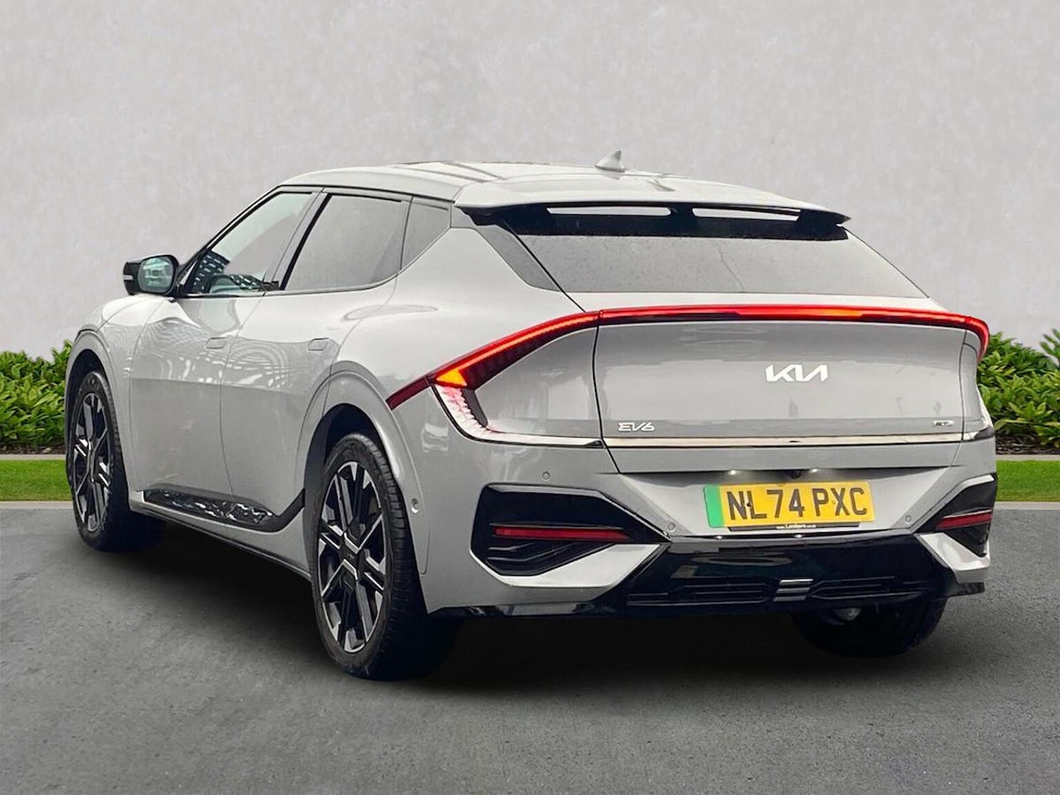 Used Kia EV6 2024 for sale - 77077342: Photo 2