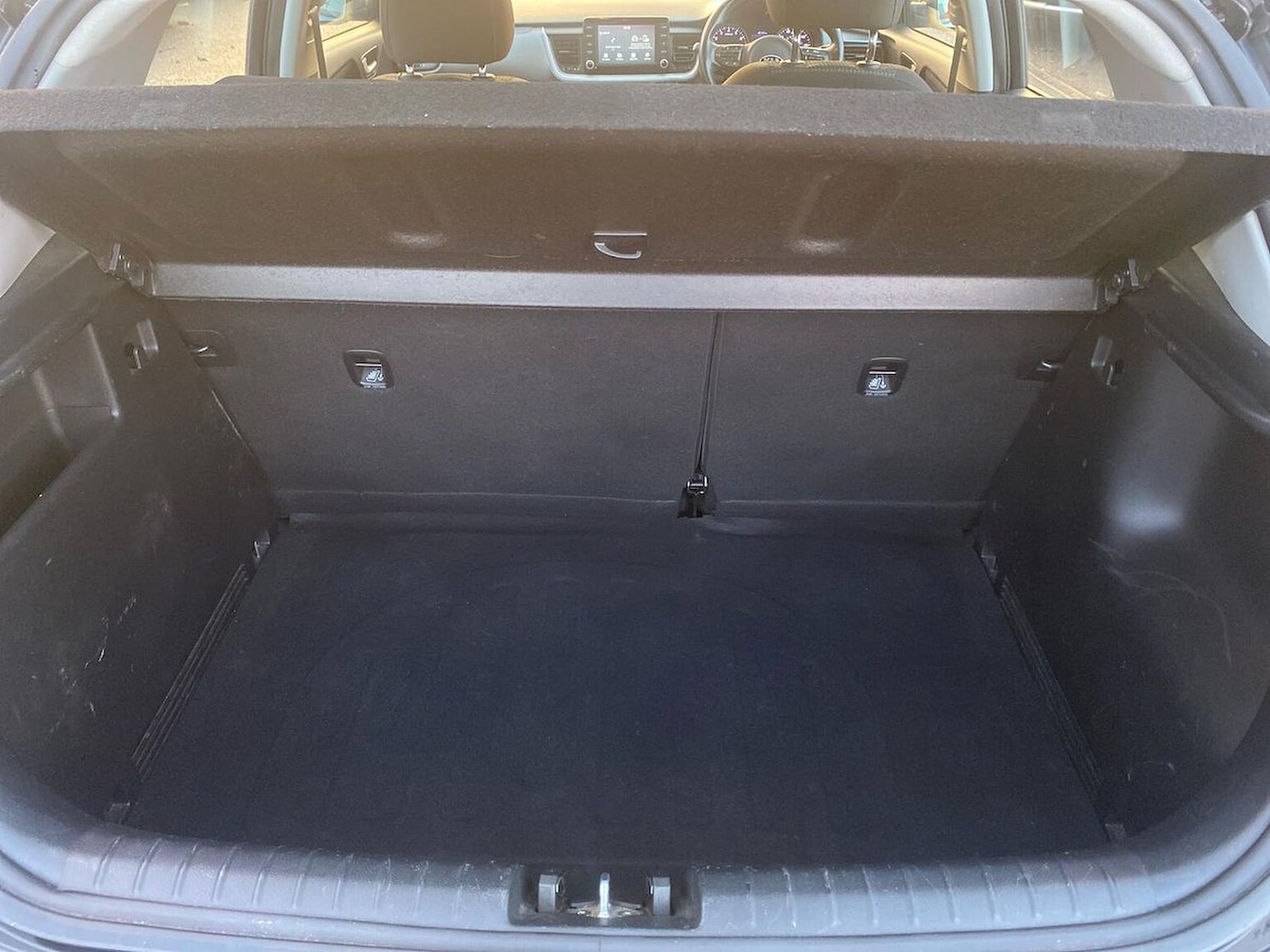 Used Kia Stonic 2018 for sale - 76699520: Photo 17