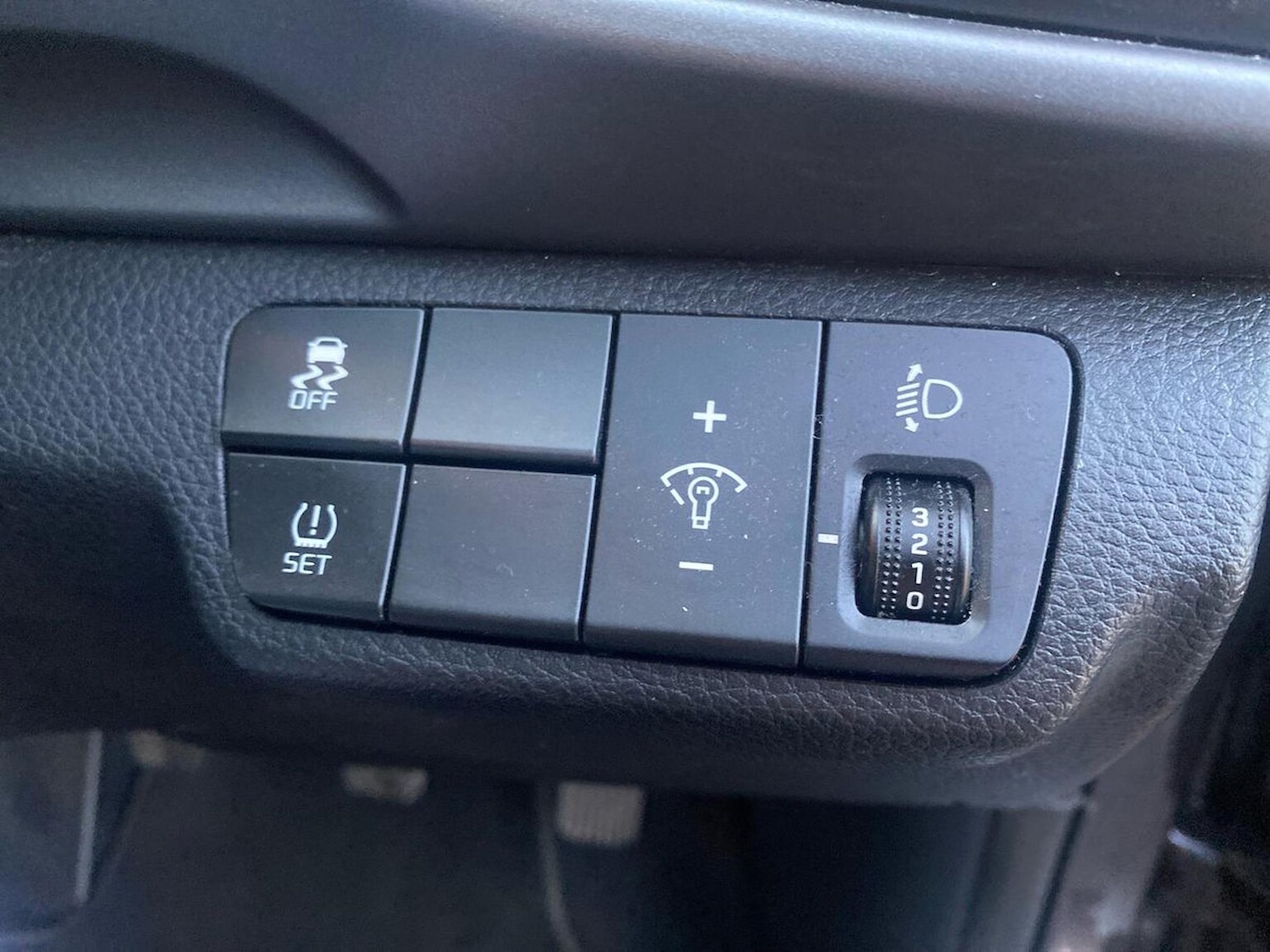 Used Kia Stonic 2018 for sale - 76699520: Photo 22