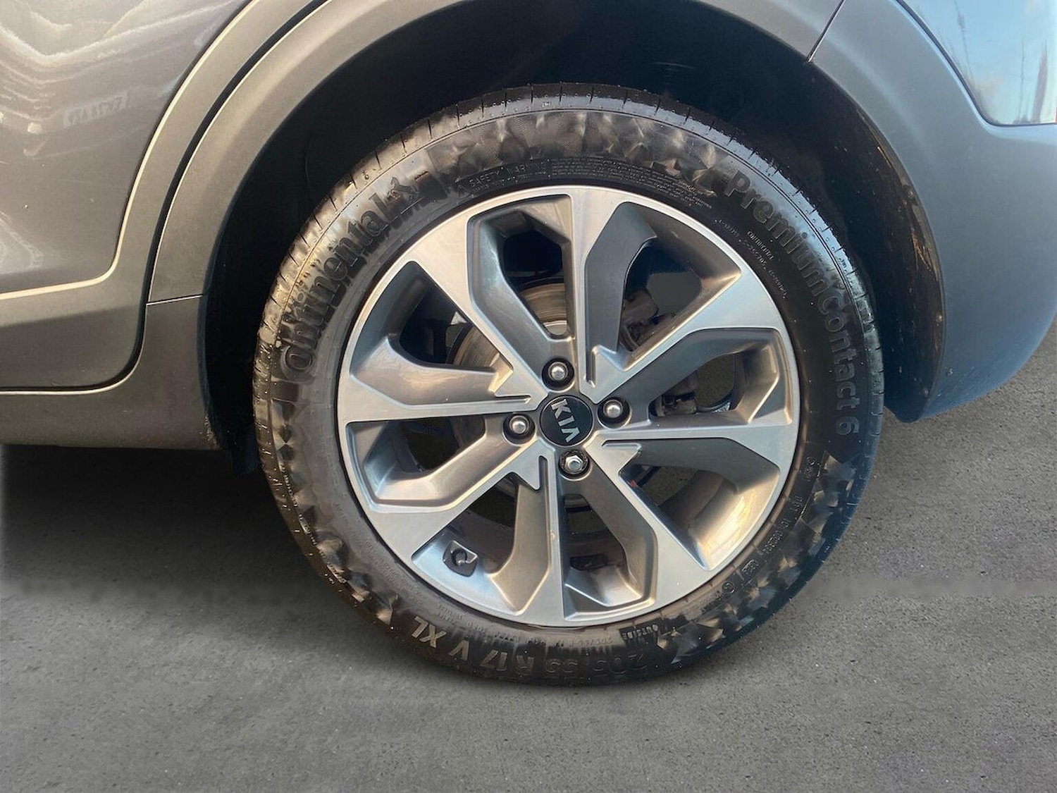 Used Kia Stonic 2018 for sale - 76699520: Photo 6