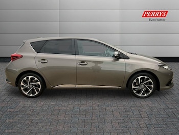 Used Toyota Auris 2017 for sale - 76491226: Photo