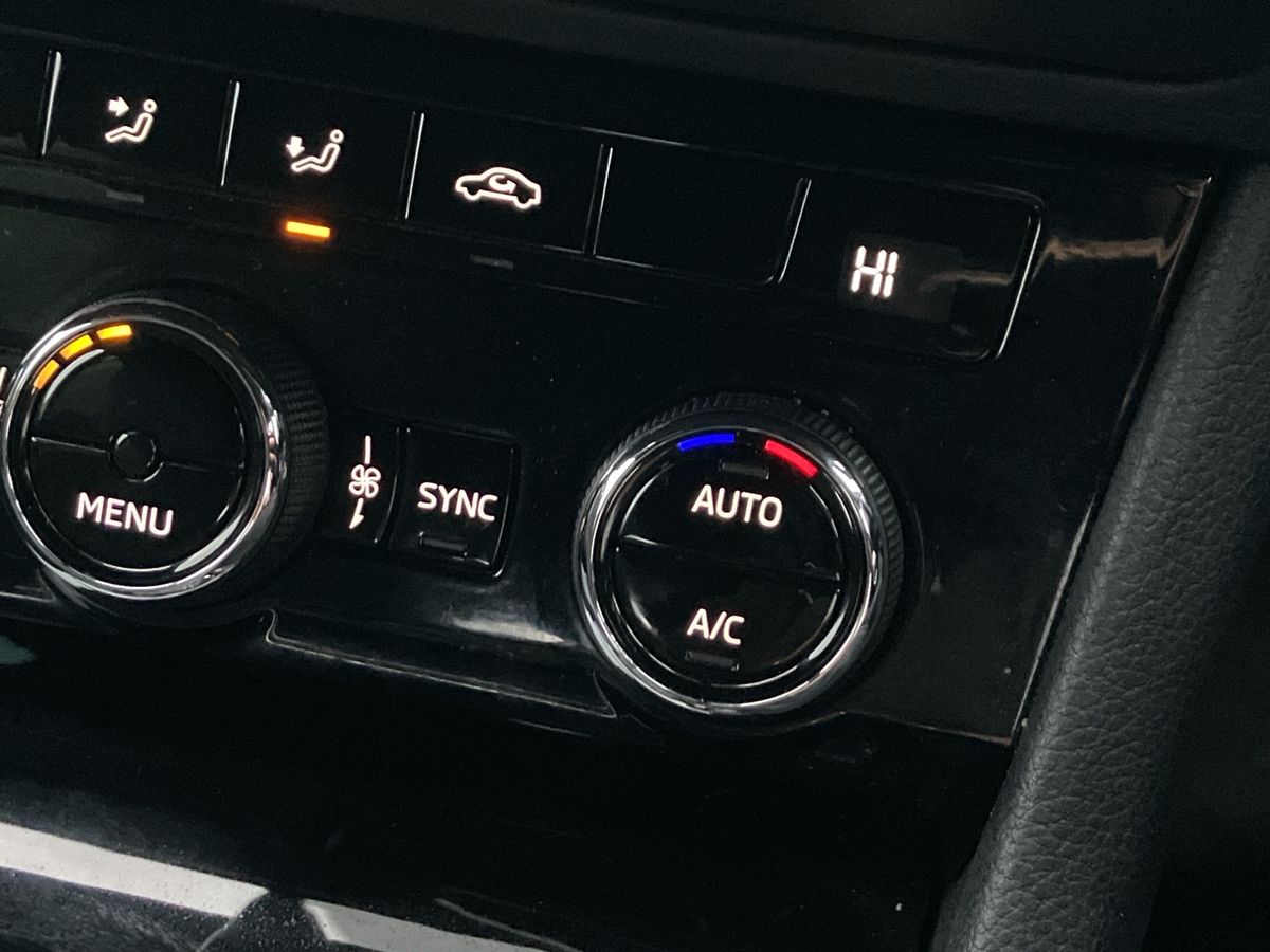 Used Skoda Superb 2019 for sale - 77033850: Photo 60