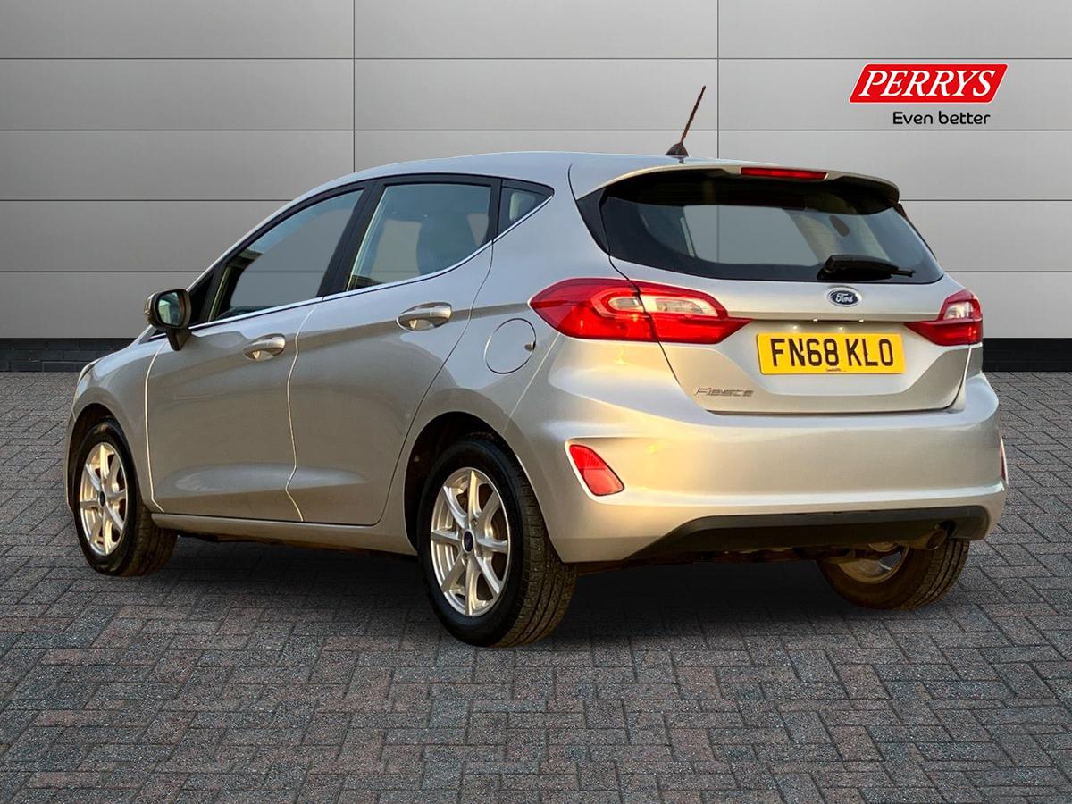 Used Ford Fiesta 2018 for sale - 76638100: Photo 2