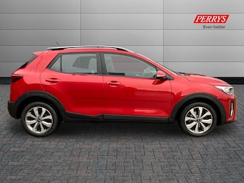 Used Kia Stonic 2023 for sale - 76892409: Photo