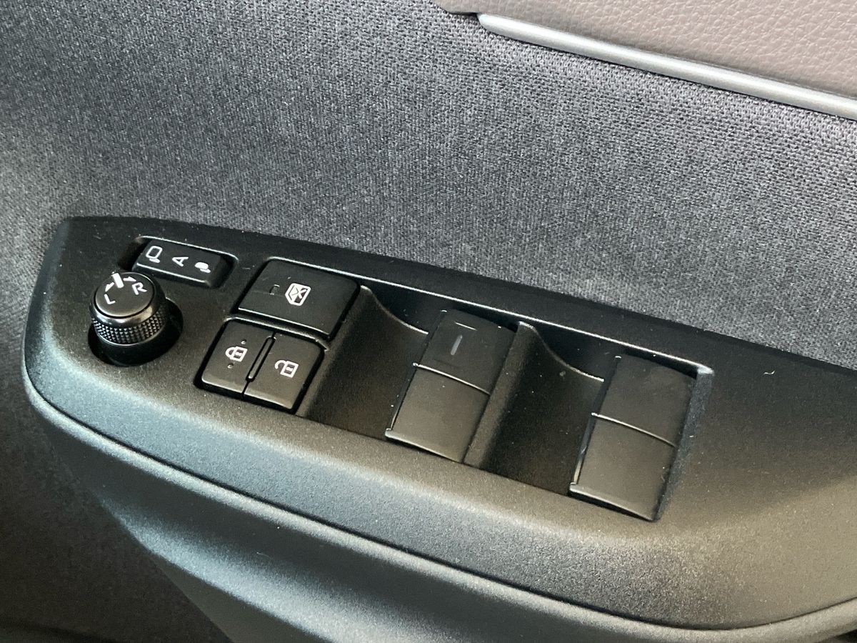 Used Toyota Yaris Cross 2023 for sale - 76300443: Photo 18