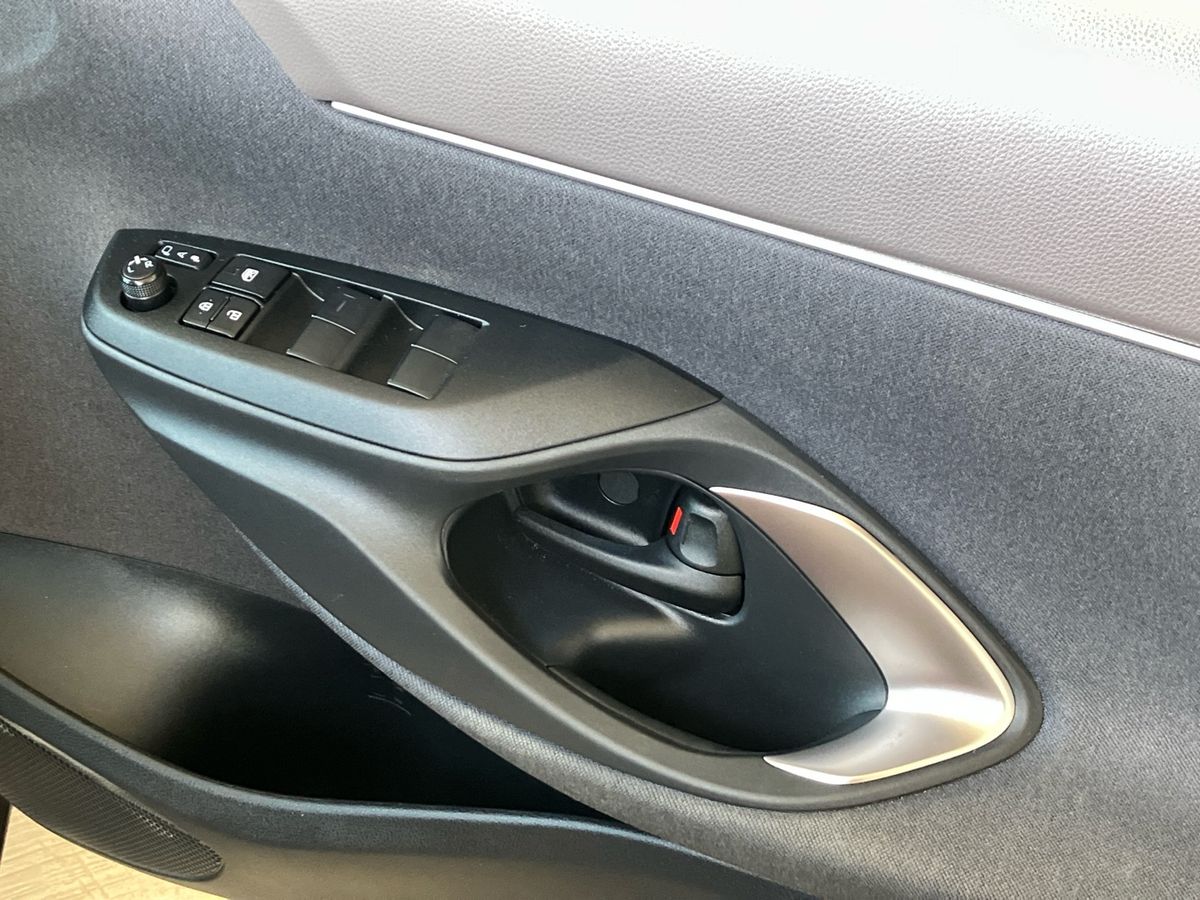 Used Toyota Yaris Cross 2023 for sale - 76300443: Photo 37