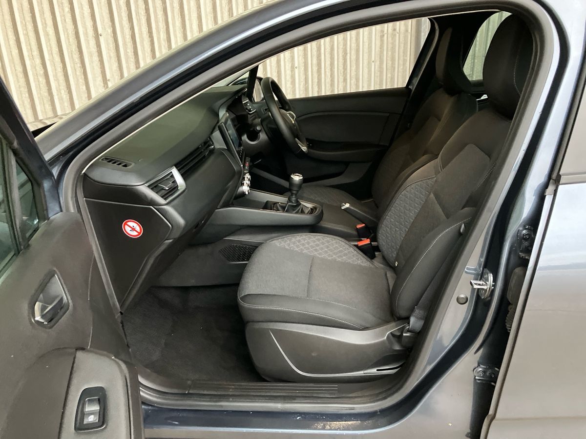 Used Renault Clio 2022 for sale - 76518143: Photo 35