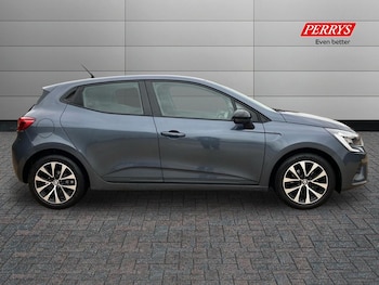 Used Renault Clio 2022 for sale - 76518143: Photo