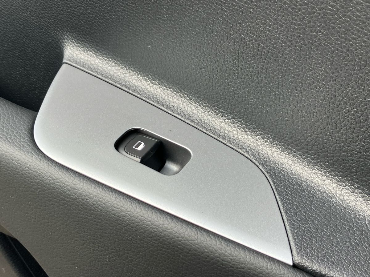 Used Kia Stonic 2025 for sale - 76192155: Photo 44