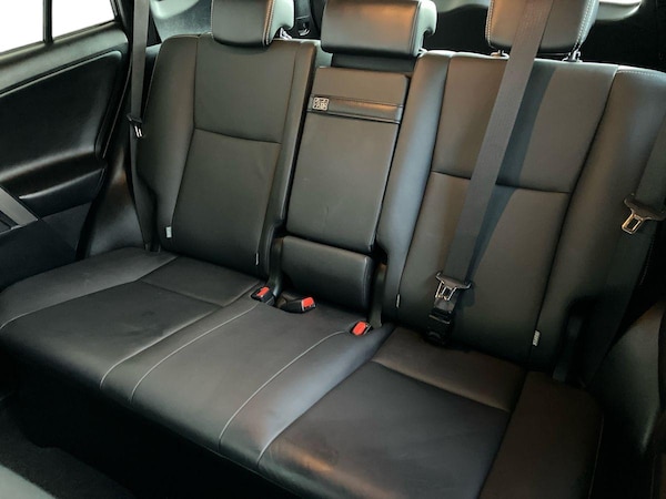 Used Toyota RAV4 2018 for sale - 76128119: Photo 22