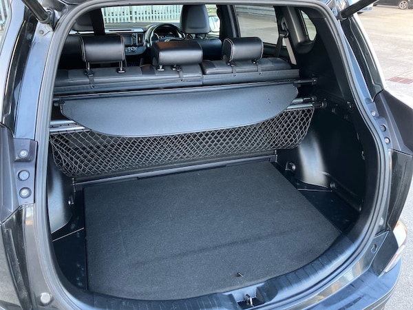 Used Toyota RAV4 2018 for sale - 76128119: Photo 36