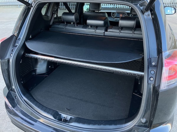 Used Toyota RAV4 2018 for sale - 76128119: Photo 39