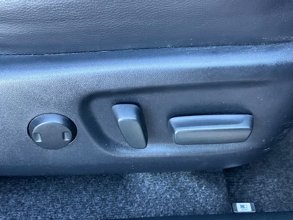 Used Toyota RAV4 2018 for sale - 76128119: Photo 44