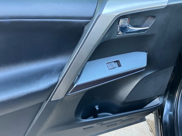 Used Toyota RAV4 2018 for sale - 76128119: Photo 47