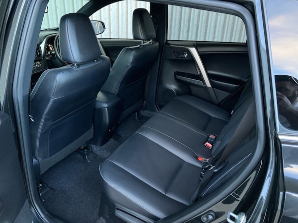 Used Toyota RAV4 2018 for sale - 76128119: Photo 51