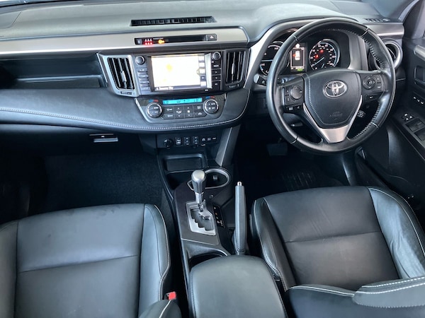 Used Toyota RAV4 2018 for sale - 76128119: Photo 56