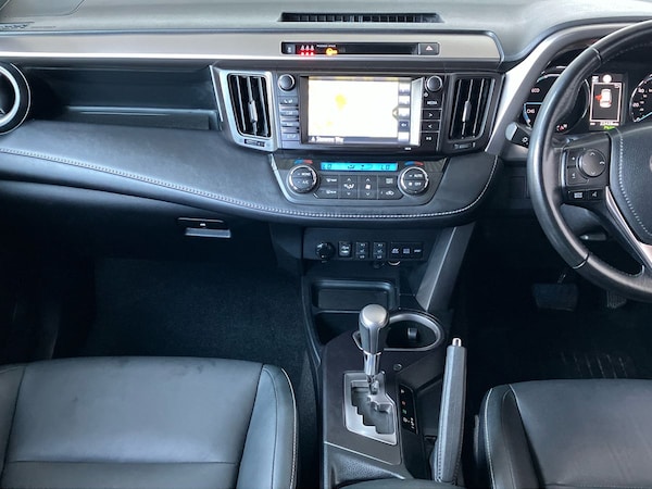 Used Toyota RAV4 2018 for sale - 76128119: Photo 58