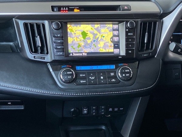 Used Toyota RAV4 2018 for sale - 76128119: Photo 59