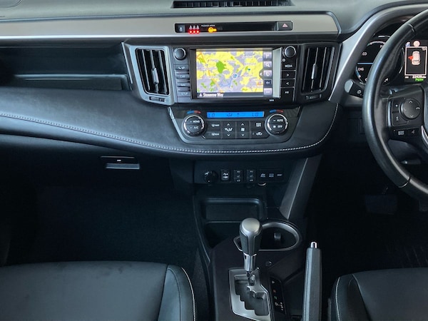 Used Toyota RAV4 2018 for sale - 76128119: Photo 60