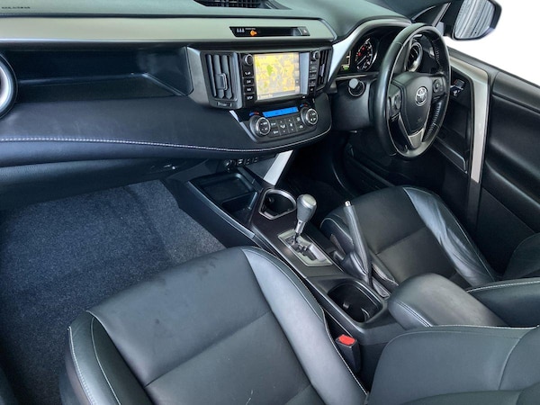 Used Toyota RAV4 2018 for sale - 76128119: Photo 7