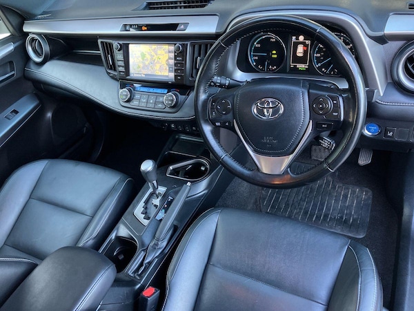 Used Toyota RAV4 2018 for sale - 76128119: Photo 9