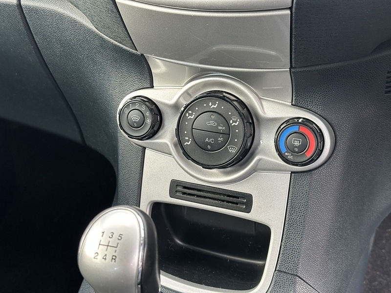 Used Ford Fiesta 2012 for sale - 76353038: Photo 10