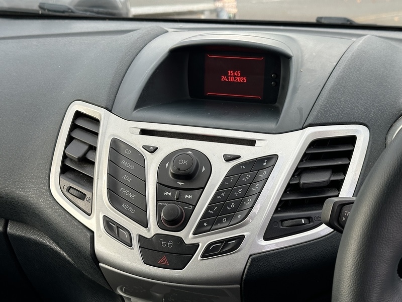 Used Ford Fiesta 2012 for sale - 76353038: Photo 9