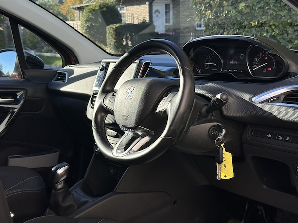 Used Peugeot 208 2015 for sale - 76106317: Photo 14