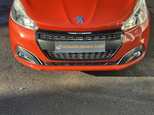 Used Peugeot 208 2015 for sale - 76106317: Photo 21