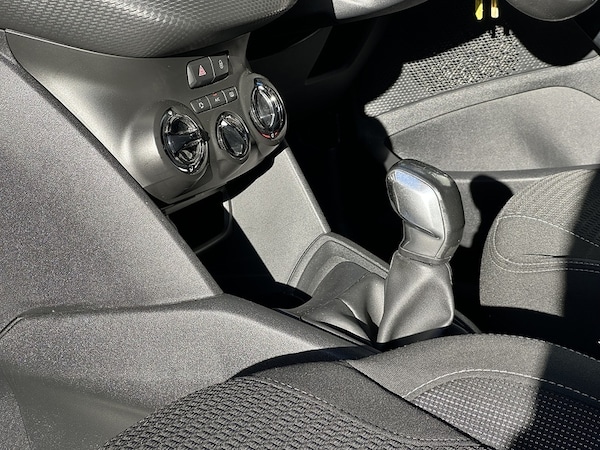 Used Peugeot 208 2015 for sale - 76106317: Photo 24