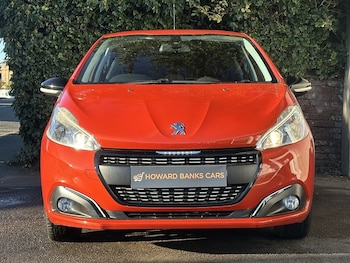 Used Peugeot 208 2015 for sale - 76106317: Photo 2