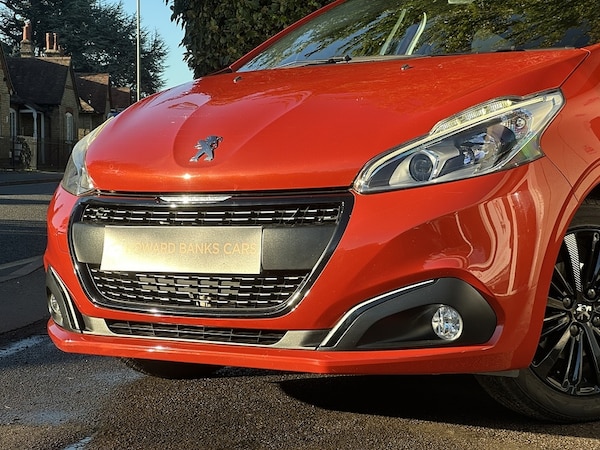 Used Peugeot 208 2015 for sale - 76106317: Photo 40