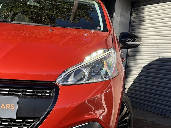 Used Peugeot 208 2015 for sale - 76106317: Photo 41