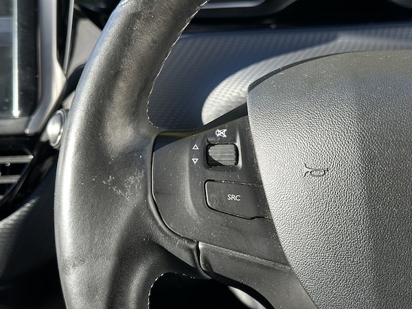 Used Peugeot 208 2015 for sale - 76106317: Photo 49