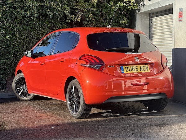 Used Peugeot 208 2015 for sale - 76106317: Photo 4