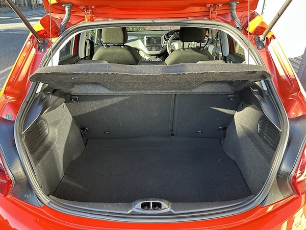 Used Peugeot 208 2015 for sale - 76106317: Photo 58