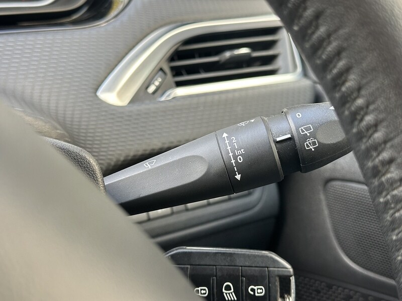 Used Peugeot 208 2016 for sale - 75968257: Photo 36