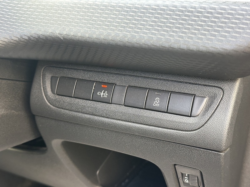 Used Peugeot 208 2016 for sale - 75968257: Photo 39