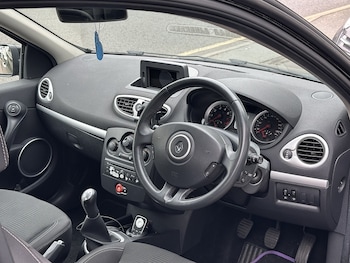 Used Renault Clio 2010 for sale - 75961282: Photo