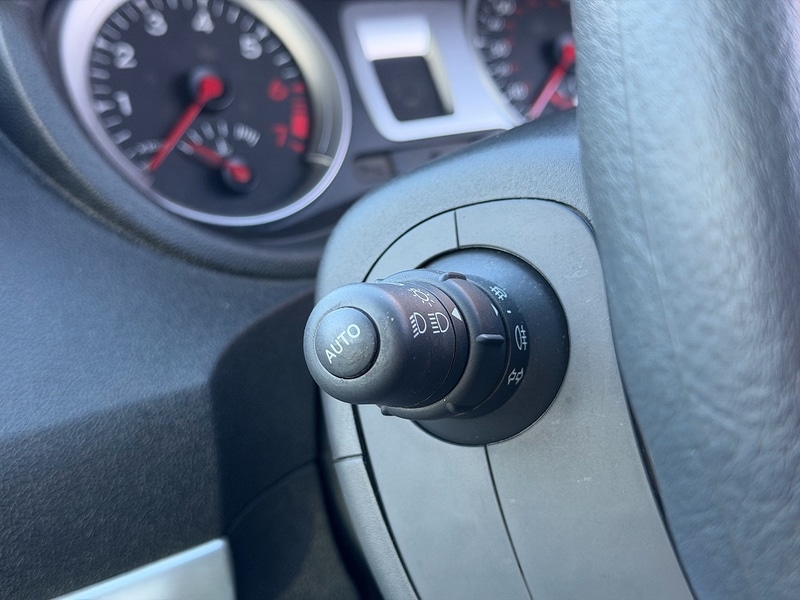 Used Renault Clio 2010 for sale - 77379243: Photo 11