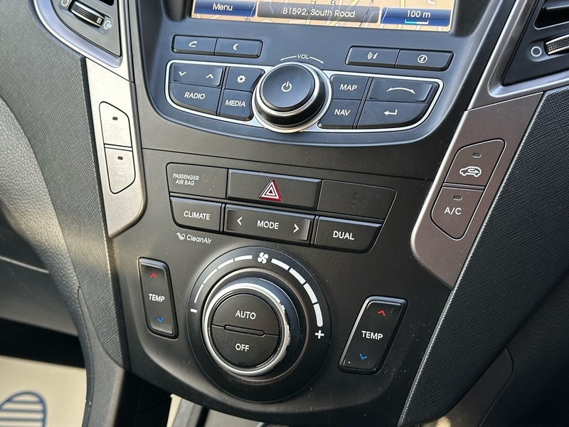 Used Hyundai Santa Fe 2015 for sale - 77089506: Photo 28