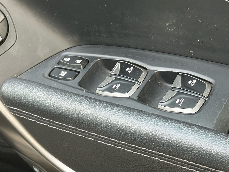 Used Hyundai Santa Fe 2015 for sale - 77089506: Photo 52