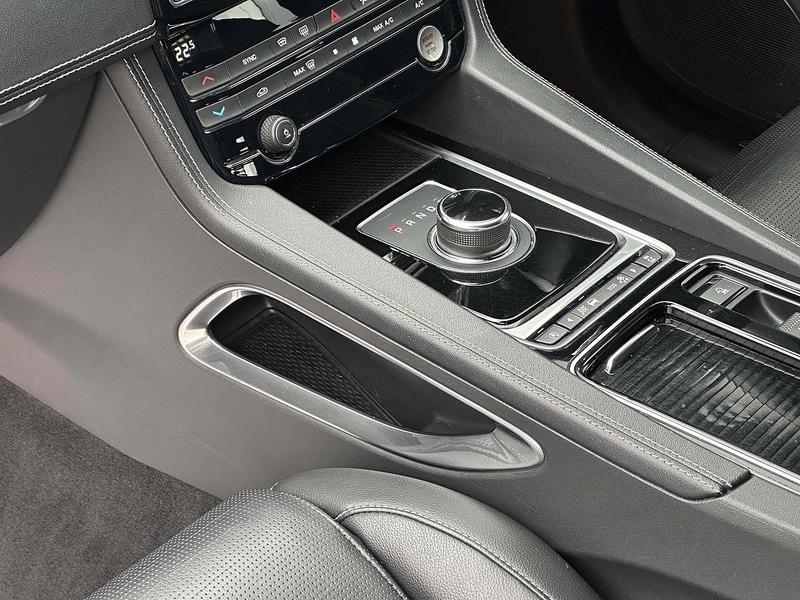 Used Jaguar F-Pace 2017 for sale - 76376388: Photo 10