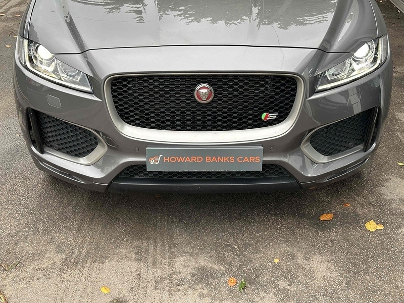 Used Jaguar F-Pace 2017 for sale - 76376388: Photo 14