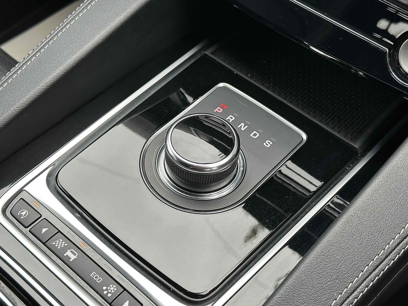 Used Jaguar F-Pace 2017 for sale - 76376388: Photo 21