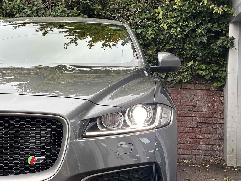 Used Jaguar F-Pace 2017 for sale - 76376388: Photo 25