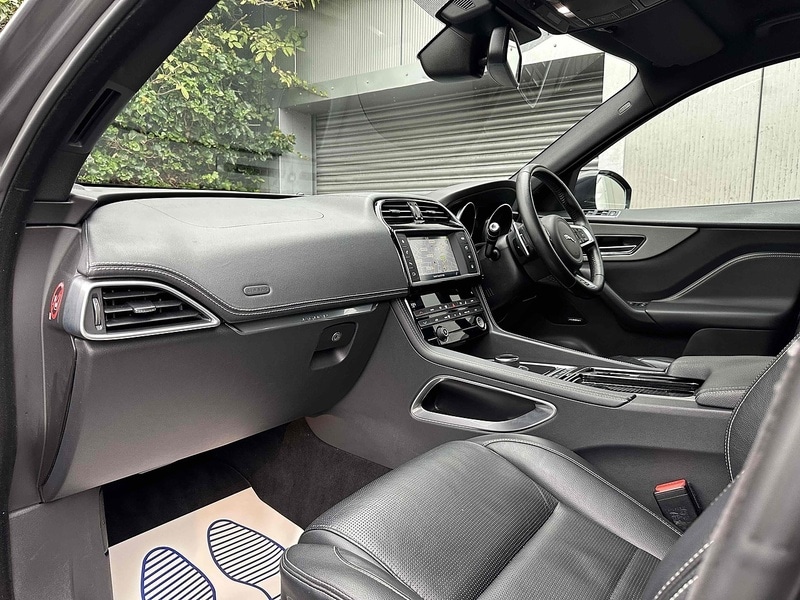 Used Jaguar F-Pace 2017 for sale - 76376388: Photo 31