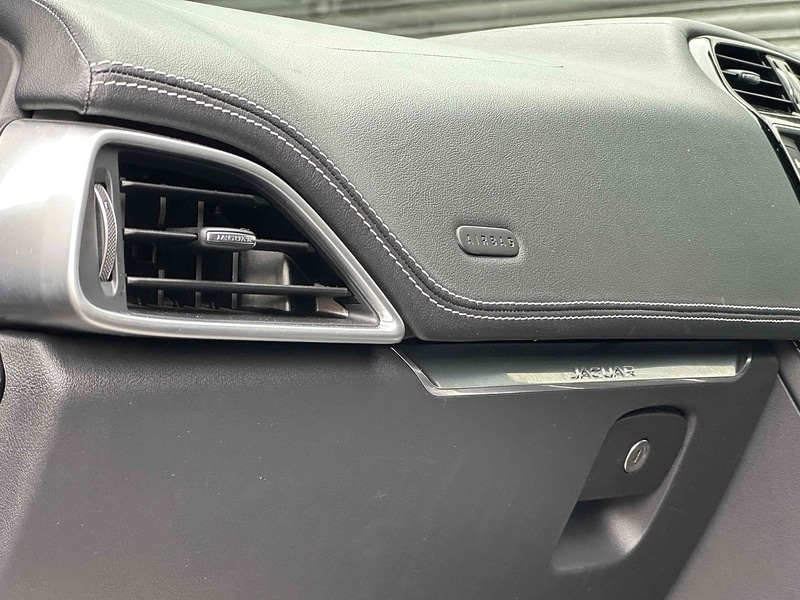 Used Jaguar F-Pace 2017 for sale - 76376388: Photo 32