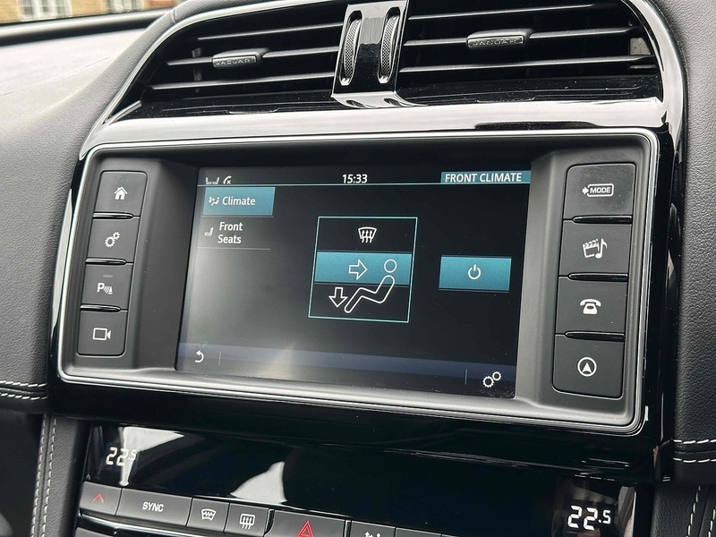 Used Jaguar F-Pace 2017 for sale - 76376388: Photo 41