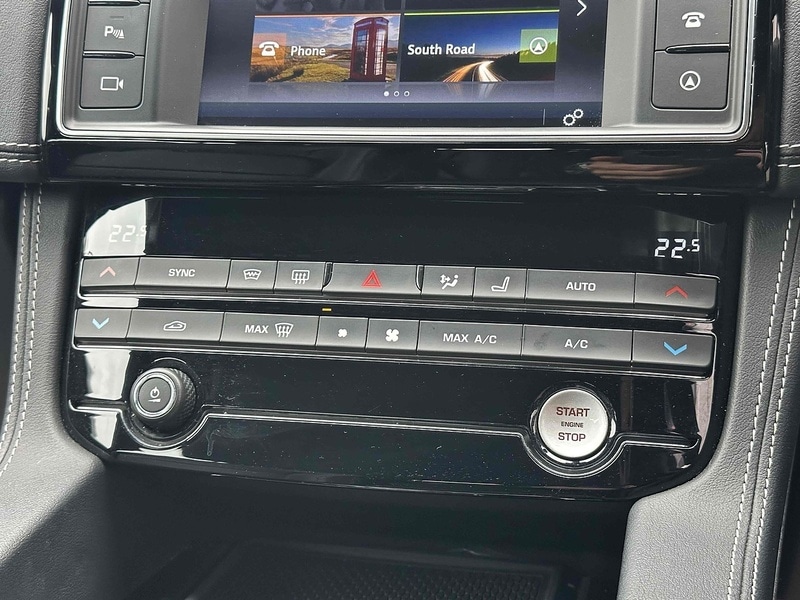 Used Jaguar F-Pace 2017 for sale - 76376388: Photo 42